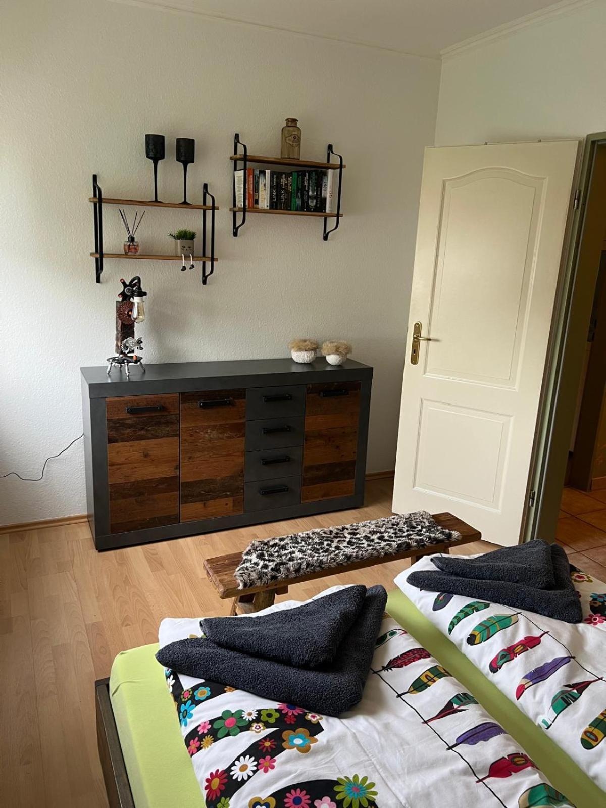 Grosszuegige 4-zimmer-wohnung In Bis Zu 12 Personen *